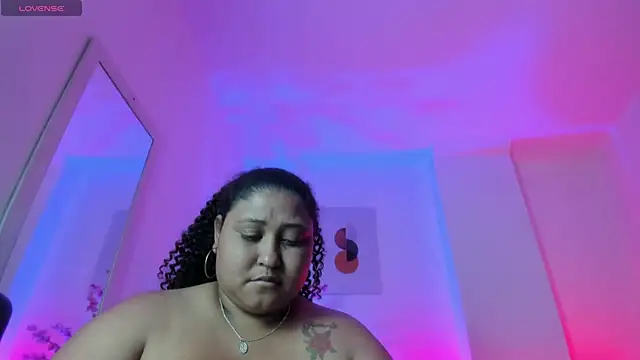 Chat XXX en directo de Ayliinn_