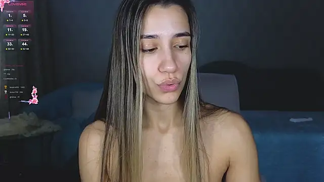 hot_ass_18n Live XXX chat