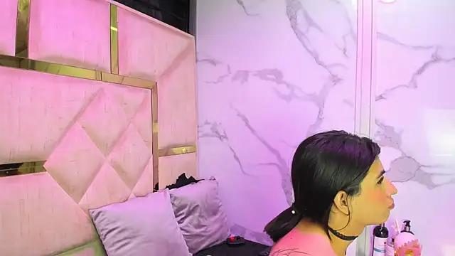 Allisonts69's Live XXX Chat