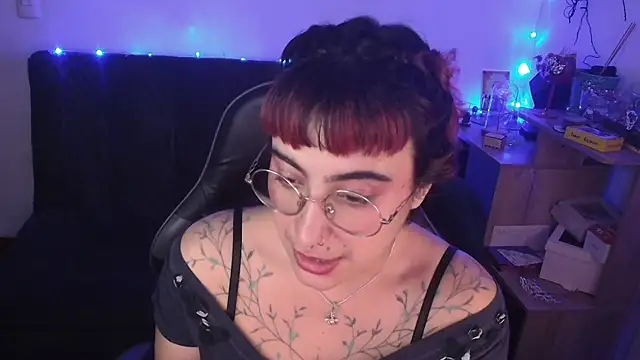 Miacatsito3's Live XXX Chat