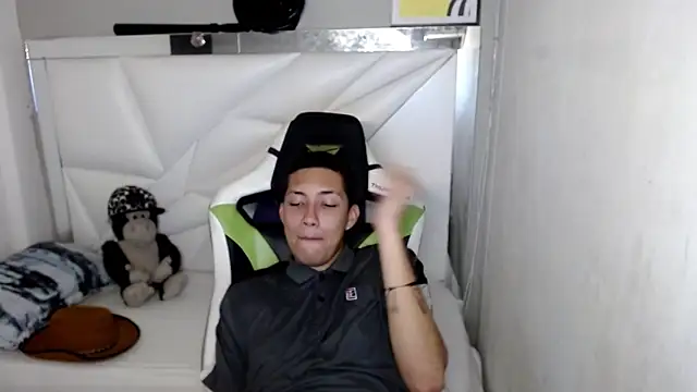 Street_poemm_ 即  時 XXX 聊天