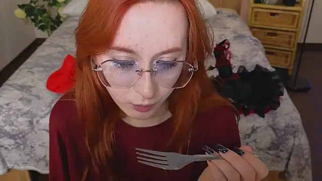 WICKEDEMBER's Live XXX Chat