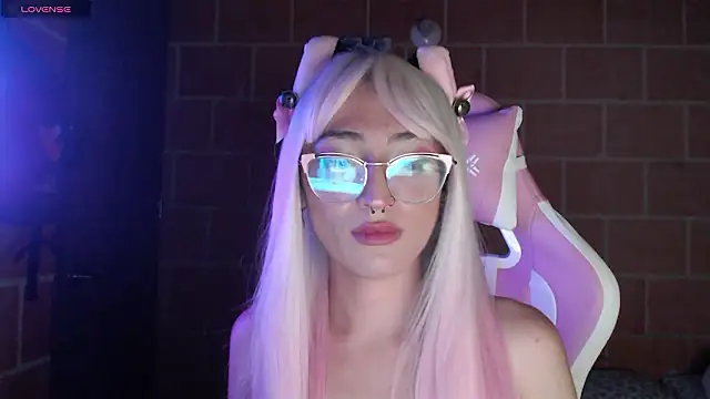 Pertunjukan Kamera Web Andrea_camilaaa