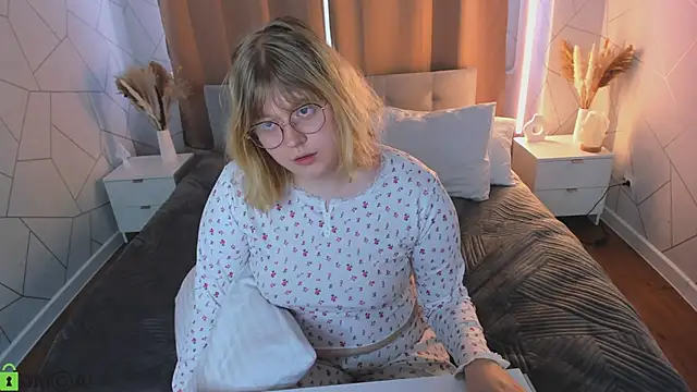 Онлайн чат XXX luna_c0ra