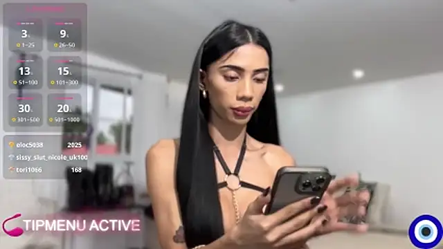 TrixieEmerald777 Webcamshow