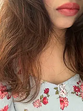 riya_sharma11 Show in webcam