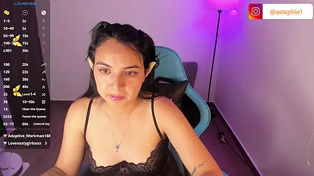 Nicole_Ss 现场XXX聊天