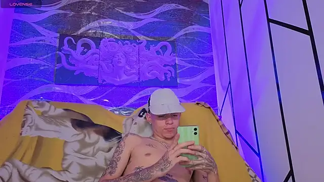 ELL_PBC's Live XXX Chat