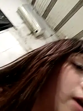 dieciochoyundia live XXX chat