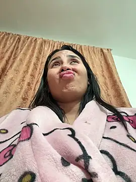 Anily_Lovely: διαδικτυακό σόου στην κάμερα