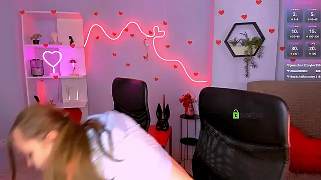 Czat XXX na żywo – keri_ti