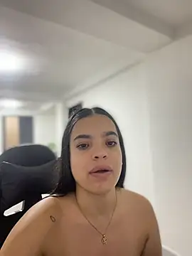 Chat +18 de JuanitaMore01 ao vivo