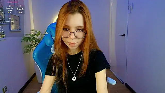 PinkAn8el Adlı Modelin Canlı XXX Sohbeti