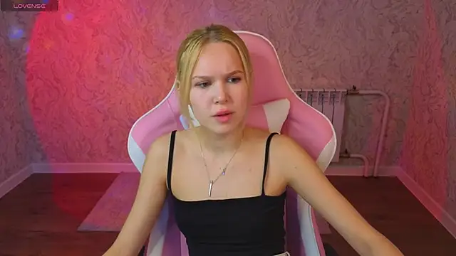 Ella-Ley's Live XXX Chat