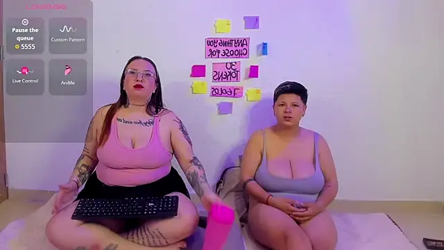 Czat XXX na żywo – MiaYMolly