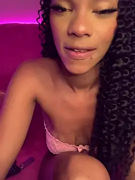 Cammgirlmii Adlı Modelin Canlı XXX Sohbeti