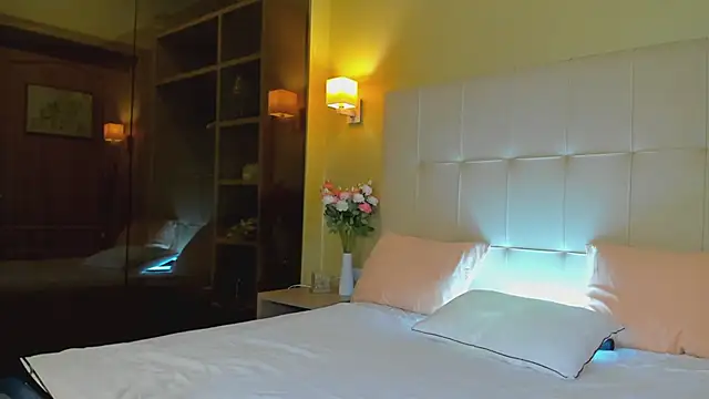 دردشة Linda__Bloom الجنسية المباشرة