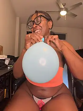 TilaTotti 现场XXX聊天