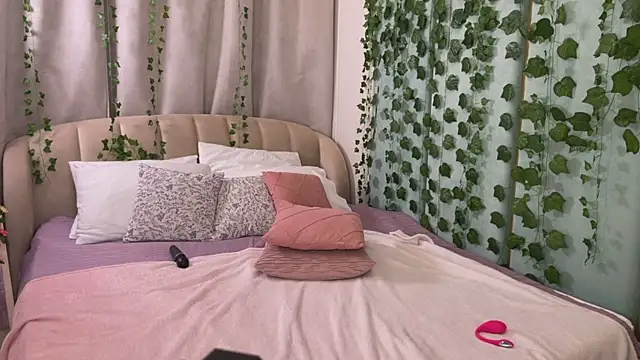 Love_is_Lola Chat XXX live