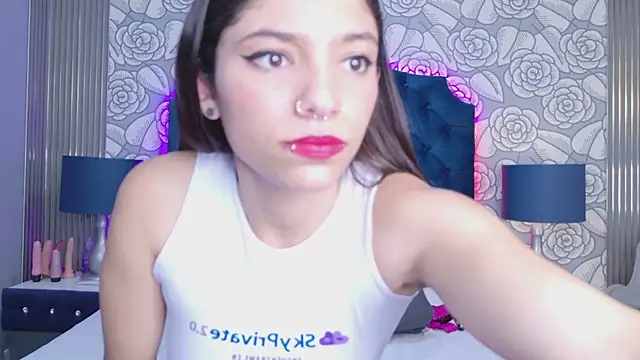 HazelMoret's Live XXX Chat