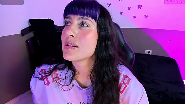 Chatroom XXX en direct de Monserrat_Cute_