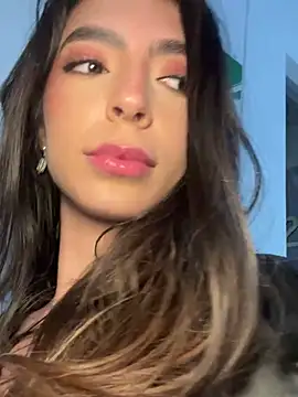 Chatroom XXX en direct de Ninaa_Rosee