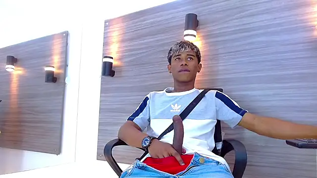 TonnyMarck 即時 XXX 聊天