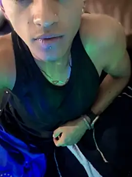 Chatroom XXX en direct de Boyxcock7