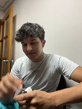 XXX chat uživo modela Leo_Savage_