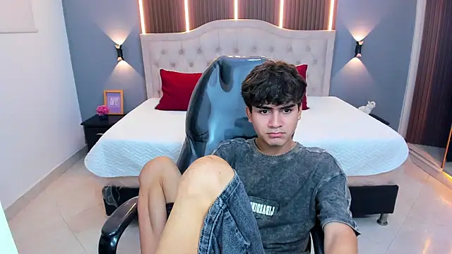 Tommy18__ 现场XXX聊天