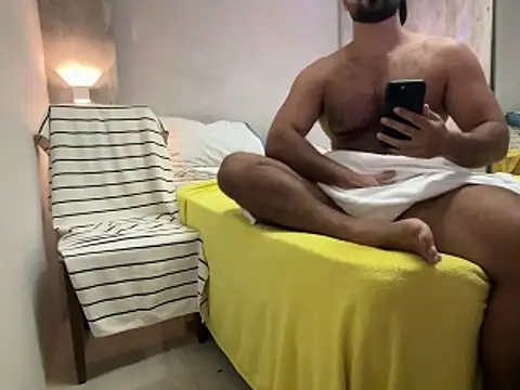 CasadoLutadorBigStuds' Webcam Show