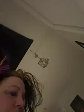 Queenemerald's Live XXX Chat