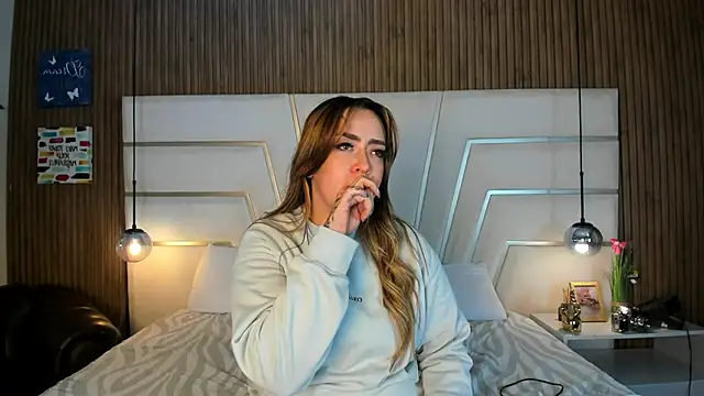 XXX chat uživo modela Xara_Shadow