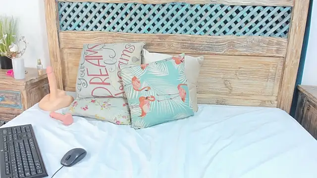 Cassandra_Armani Chat XXX live