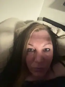 Queenemerald's Live XXX Chat