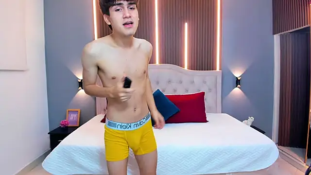 Tommy18__'s Live XXX Chat