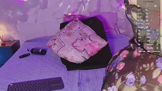 emmajohnss' Live XXX Chat