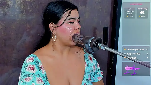 klhoe_boobs' Live XXX Chat