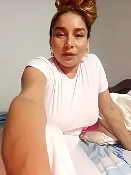 XXX chat uživo modela Kheisha_grein