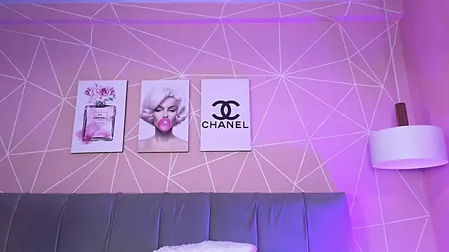 Онлайн чат XXX ela_petit