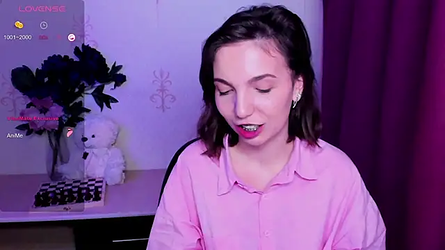 KindHazelHere_ live XXX chat