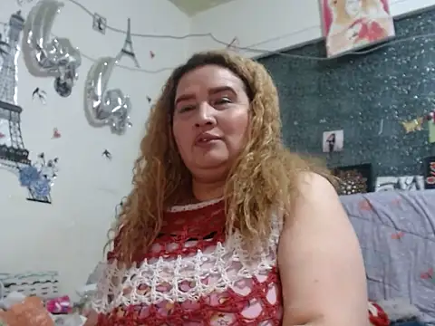 Perla1981-- Adlı Modelin Canlı XXX Sohbeti