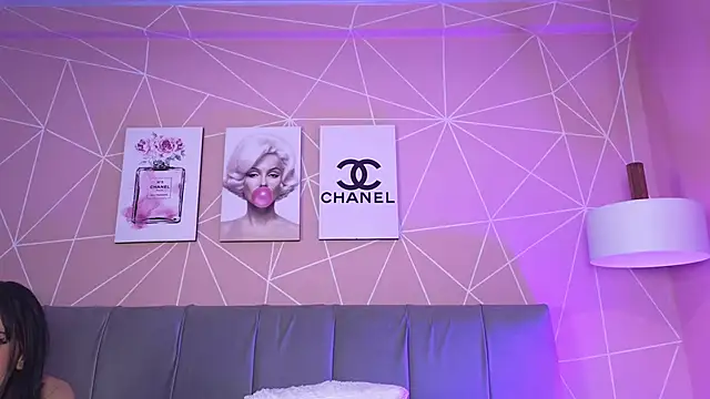 ela_petit's Live XXX Chat