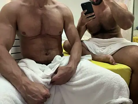 CasadoLutadorBigStuds – Naživo XXX chat