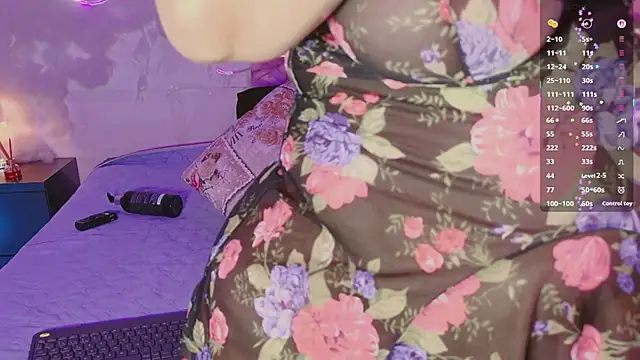 emmajohnss' Live XXX Chat