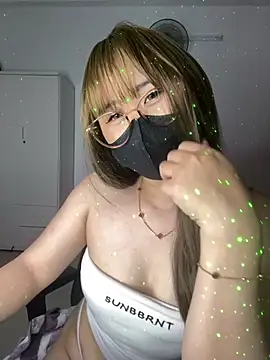 Meowyeuk6 Adlı Modelin Canlı XXX Sohbeti