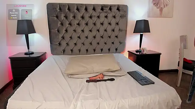 XXX chat uživo modela Kiri_Black_