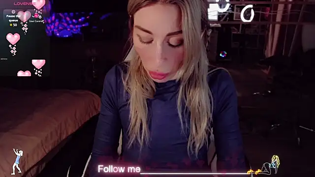 AnnieGOld_'s Live XXX Chat