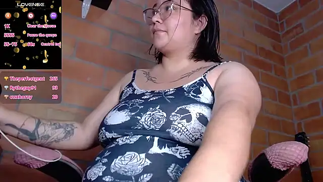 Онлайн чат XXX CinnamonCookiez