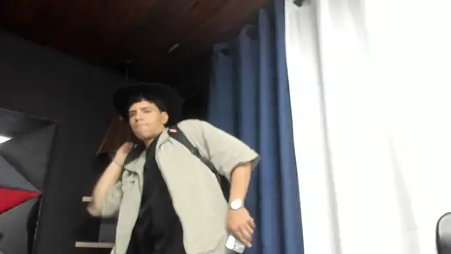 Tobias_Vega's Live XXX Chat